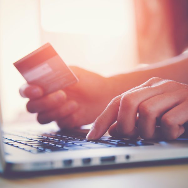 Сравнение и выбор лучшего онлайн займа - выгоды и особенности кредитования в интернете